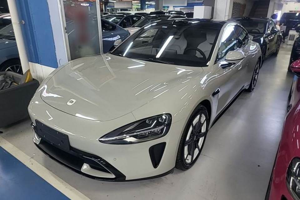 Xiaomi Auto SU7 2024