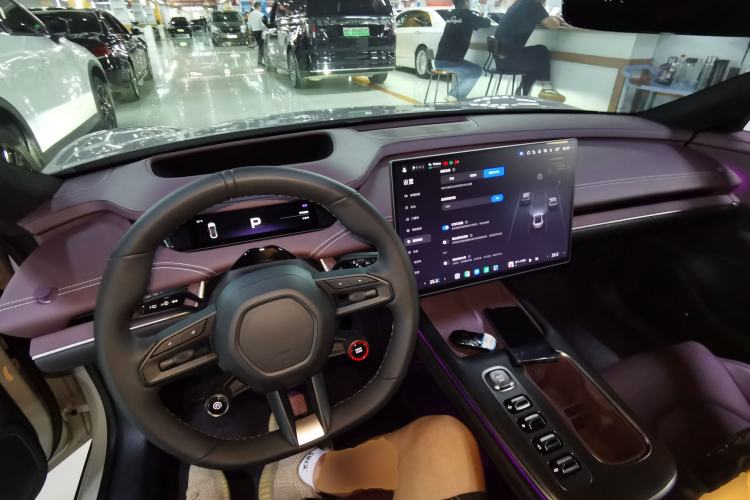 Used Xiaomi Auto SU7 2024 Four-Wheel Drive Ultra-Long Range Advanced Intelligent Driving Max Edition Center Console