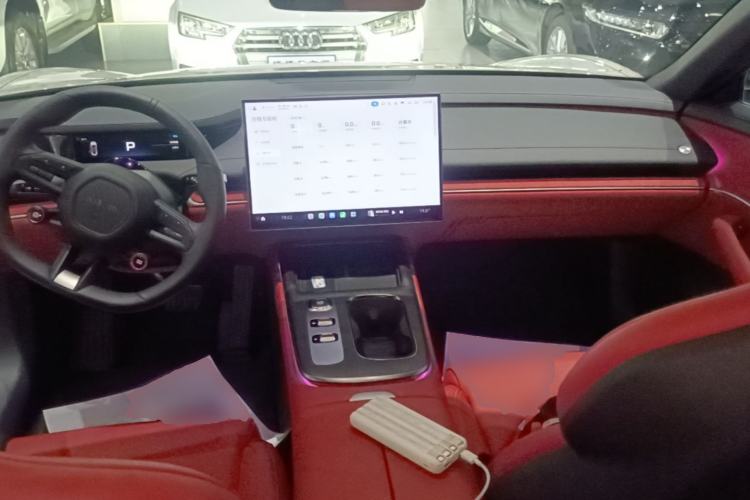 Used Xiaomi Auto SU7 2024 Rear-Drive Long-Range Intelligent Driving Version Center Console