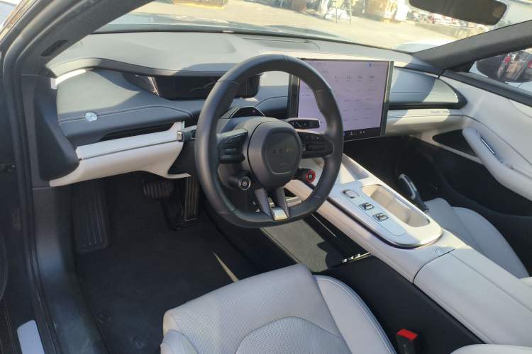 Used Xiaomi Auto SU7 2024 Rear-Drive Long-Range Intelligent Driving Version Center Console