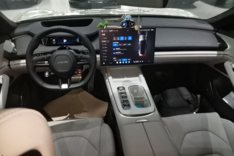 Used Xiaomi Auto SU7 2024 Four-Wheel Drive Ultra-Long Range Advanced Intelligent Driving Max Edition Center Console