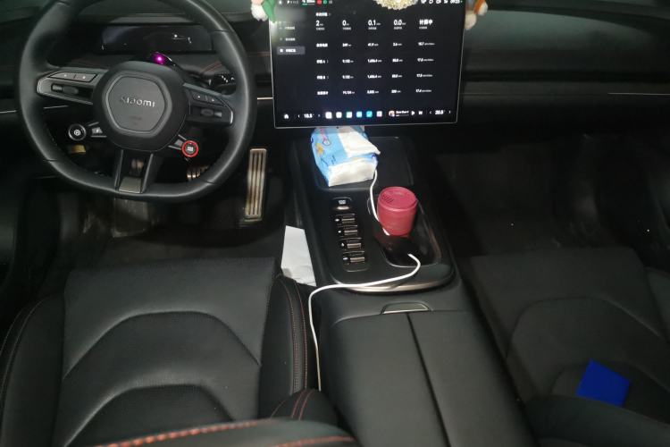 Used Xiaomi Auto SU7 2024 Four-Wheel Drive Ultra-Long Range Advanced Intelligent Driving Max Edition Center Console