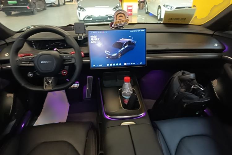 Used Xiaomi Auto SU7 2024 Four-Wheel Drive Ultra-Long Range Advanced Intelligent Driving Max Edition Center Console