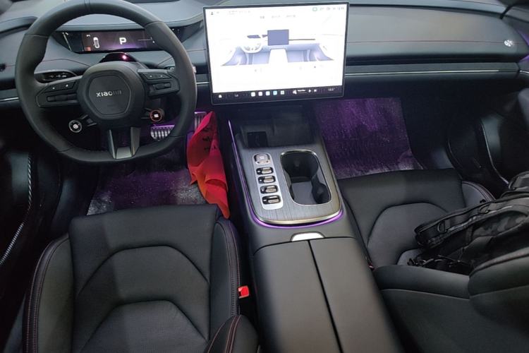 Used Xiaomi Auto SU7 2024 Four-Wheel Drive Ultra-Long Range Advanced Intelligent Driving Max Edition Center Console