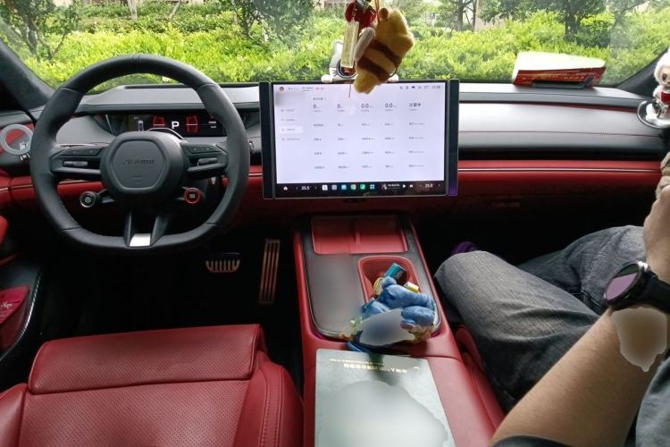 Used Xiaomi Auto SU7 2024 Four-Wheel Drive Ultra-Long Range Advanced Intelligent Driving Max Edition Center Console