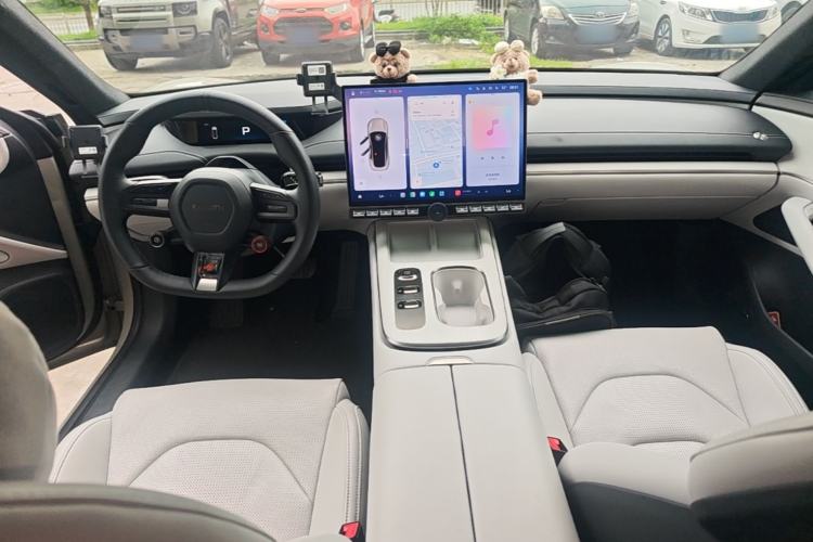 Used Xiaomi Auto SU7 2024 Rear-Drive Long-Range Intelligent Driving Version Center Console