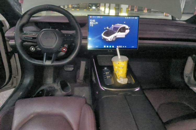 Used Xiaomi Auto SU7 2024 Rear-Drive Long-Range Intelligent Driving Version Center Console
