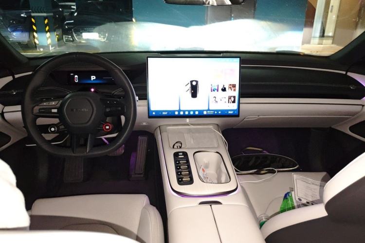 Used Xiaomi Auto SU7 2024 Rear-Drive Ultra-Long Range Advanced Pro-Level Intelligent Driving Version Center Console