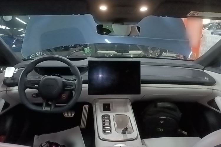 Used Xiaomi Auto SU7 2024 Four-Wheel Drive Ultra-Long Range Advanced Intelligent Driving Max Edition Center Console
