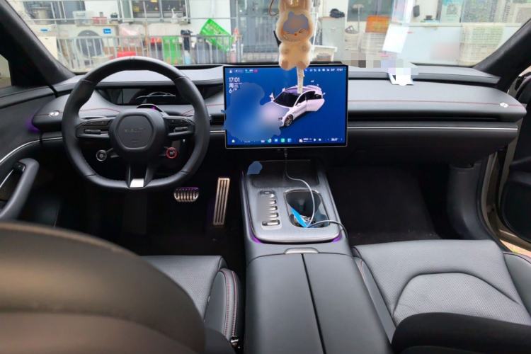 Used Xiaomi Auto SU7 2024 Four-Wheel Drive Ultra-Long Range Advanced Intelligent Driving Max Edition Center Console