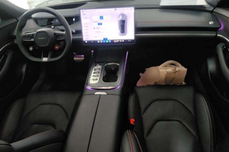 Used Xiaomi Auto SU7 2024 Four-Wheel Drive Ultra-Long Range Advanced Intelligent Driving Max Edition Center Console