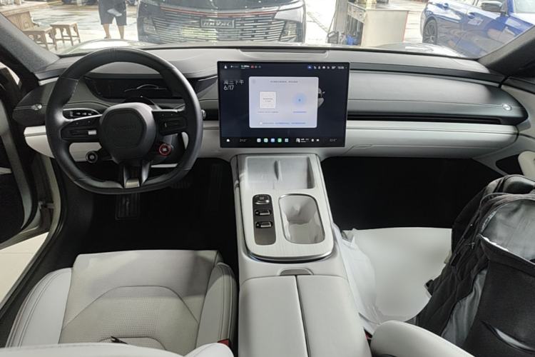 Used Xiaomi Auto SU7 2024 Rear-Drive Long-Range Intelligent Driving Version Center Console