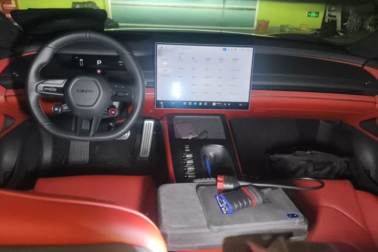 Used Xiaomi Auto SU7 2024 Four-Wheel Drive Ultra-Long Range Advanced Intelligent Driving Max Edition Center Console