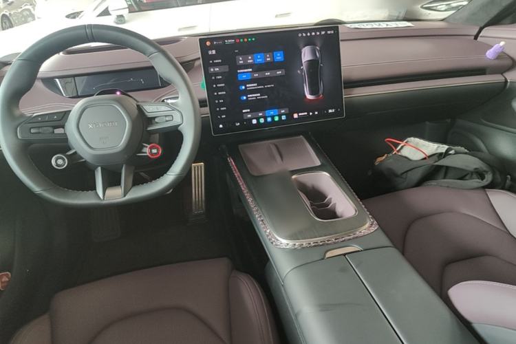 Used Xiaomi Auto SU7 2024 Four-Wheel Drive Ultra-Long Range Advanced Intelligent Driving Max Edition Center Console