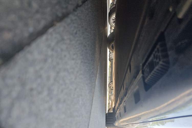 Used Xiaomi Auto SU7 2024 Four-Wheel Drive Ultra-Long Range Advanced Intelligent Driving Max Edition Chassis Front Left