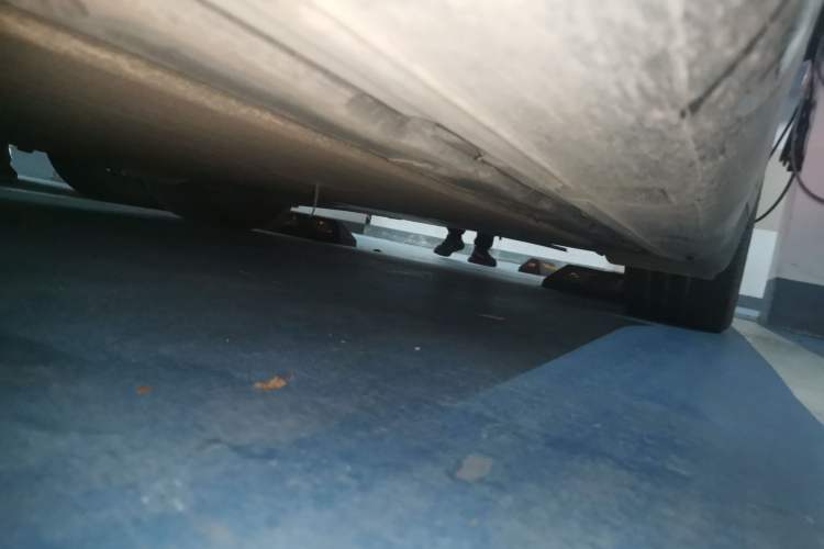 Used Xiaomi Auto SU7 2024 Four-Wheel Drive Ultra-Long Range Advanced Intelligent Driving Max Edition Chassis Front Left