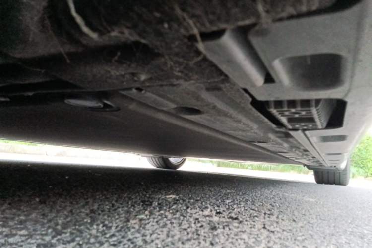 Used Xiaomi Auto SU7 2024 Four-Wheel Drive Ultra-Long Range Advanced Intelligent Driving Max Edition Chassis Front Left