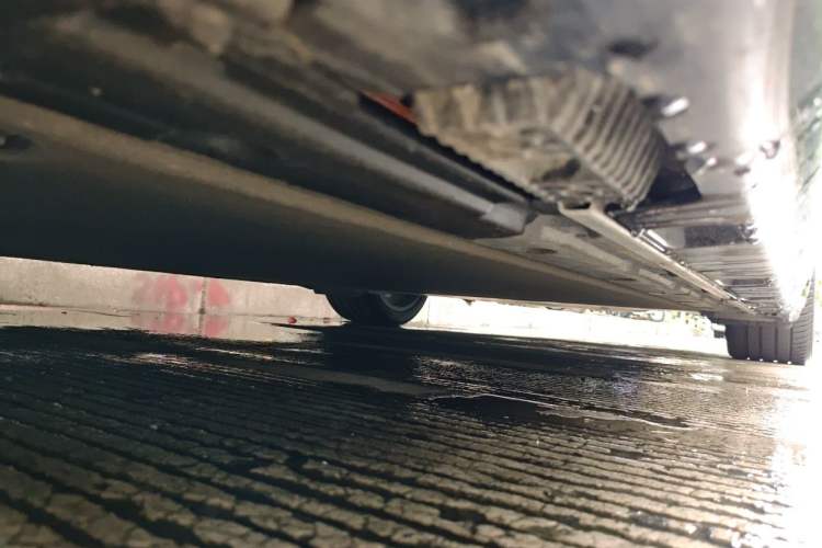 Used Xiaomi Auto SU7 2024 Four-Wheel Drive Ultra-Long Range Advanced Intelligent Driving Max Edition Chassis Front Left