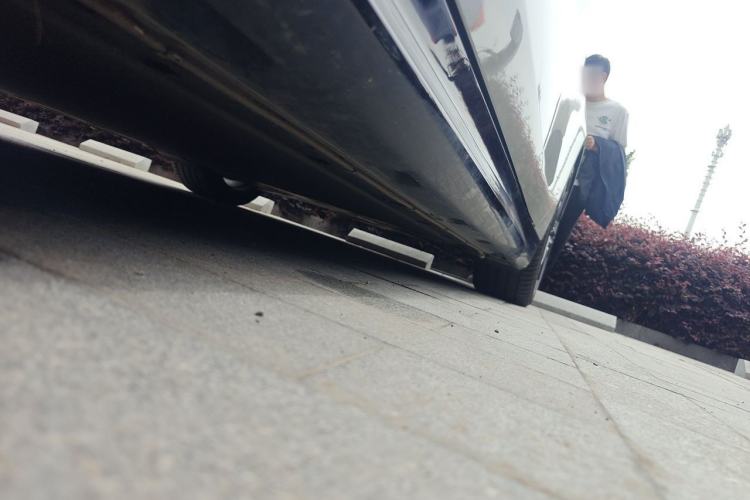 Used Xiaomi Auto SU7 2024 Four-Wheel Drive Ultra-Long Range Advanced Intelligent Driving Max Edition Chassis Front Left