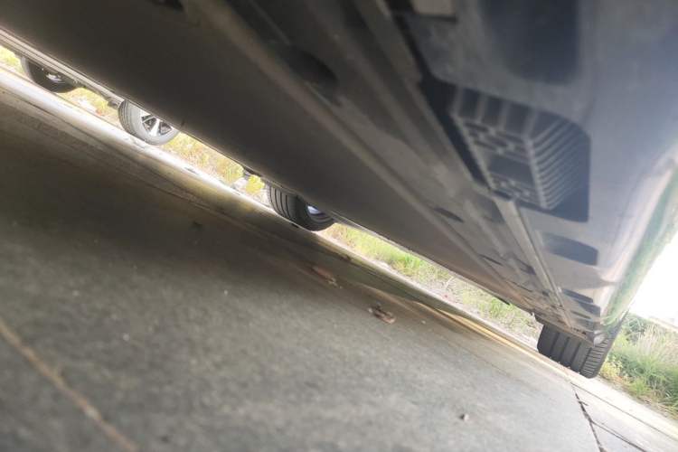Used Xiaomi Auto SU7 2024 Four-Wheel Drive Ultra-Long Range Advanced Intelligent Driving Max Edition Chassis Front Left