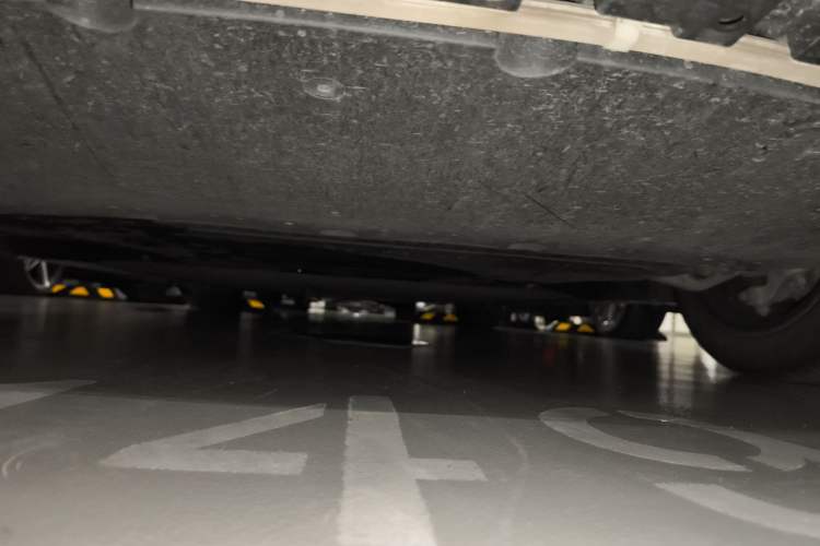Used Xiaomi Auto SU7 2024 Rear-Drive Long-Range Intelligent Driving Version Chassis Front