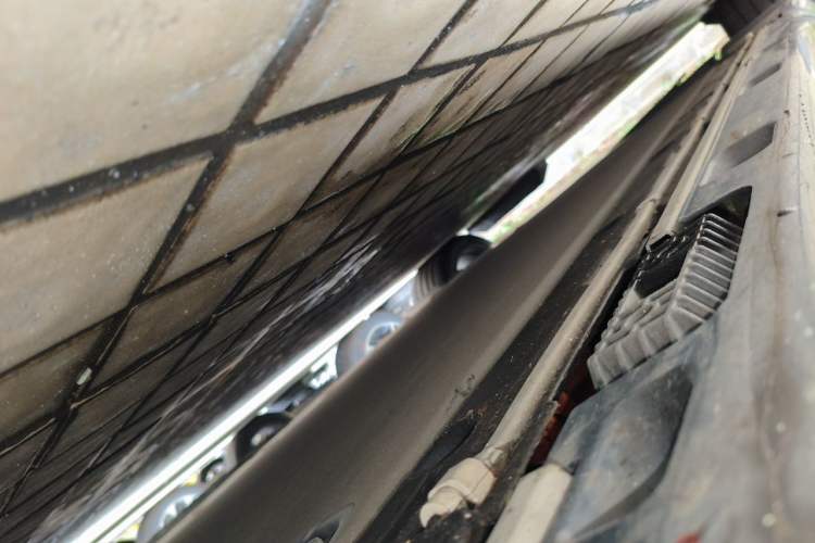 Used Xiaomi Auto SU7 2024 Four-Wheel Drive Ultra-Long Range Advanced Intelligent Driving Max Edition Chassis Front Right