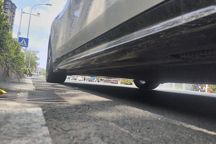 Used Xiaomi Auto SU7 2024 Rear-Drive Long-Range Intelligent Driving Version Chassis Front Right