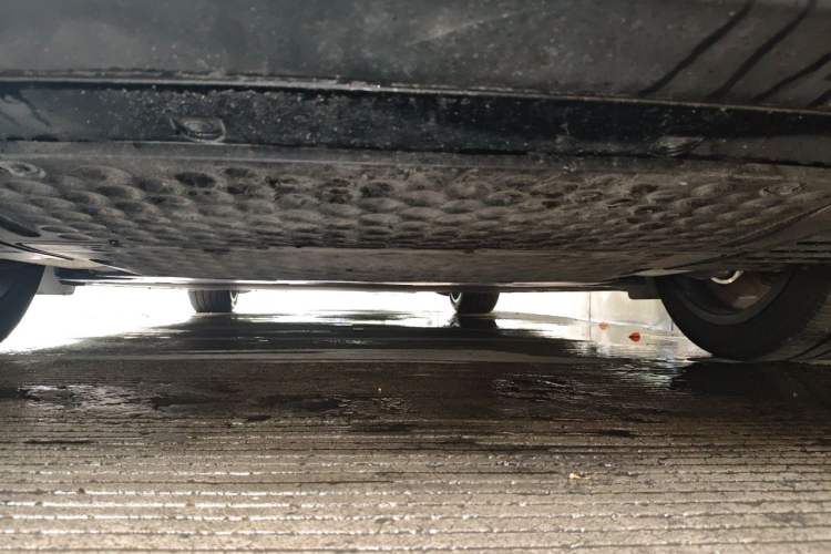 Used Xiaomi Auto SU7 2024 Four-Wheel Drive Ultra-Long Range Advanced Intelligent Driving Max Edition Chassis Rear