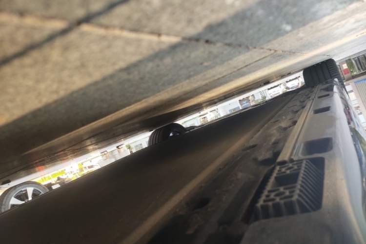 Used Xiaomi Auto SU7 2024 Four-Wheel Drive Ultra-Long Range Advanced Intelligent Driving Max Edition Chassis Rear Left