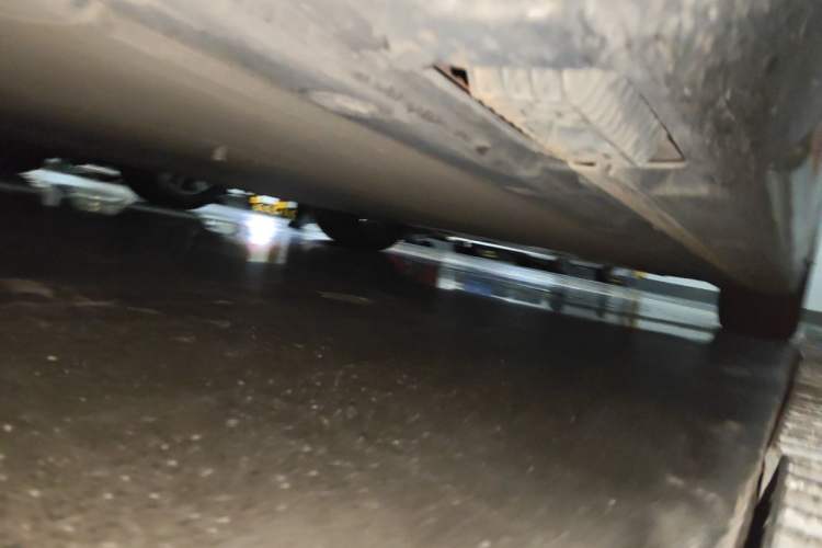 Used Xiaomi Auto SU7 2024 Four-Wheel Drive Ultra-Long Range Advanced Intelligent Driving Max Edition Chassis Rear Right