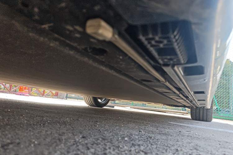 Used Xiaomi Auto SU7 2024 Rear-Drive Ultra-Long Range Advanced Pro-Level Intelligent Driving Version Chassis Rear Right