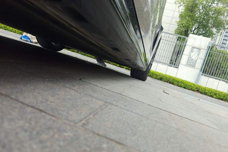 Used Xiaomi Auto SU7 2024 Four-Wheel Drive Ultra-Long Range Advanced Intelligent Driving Max Edition Chassis Rear Right