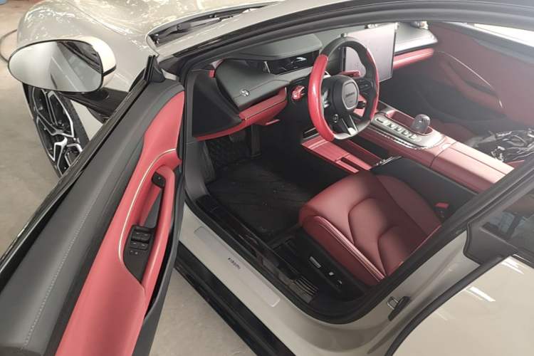 Used Xiaomi Auto SU7 2024 Rear-Drive Ultra-Long Range Advanced Pro-Level Intelligent Driving Version Driver Seat