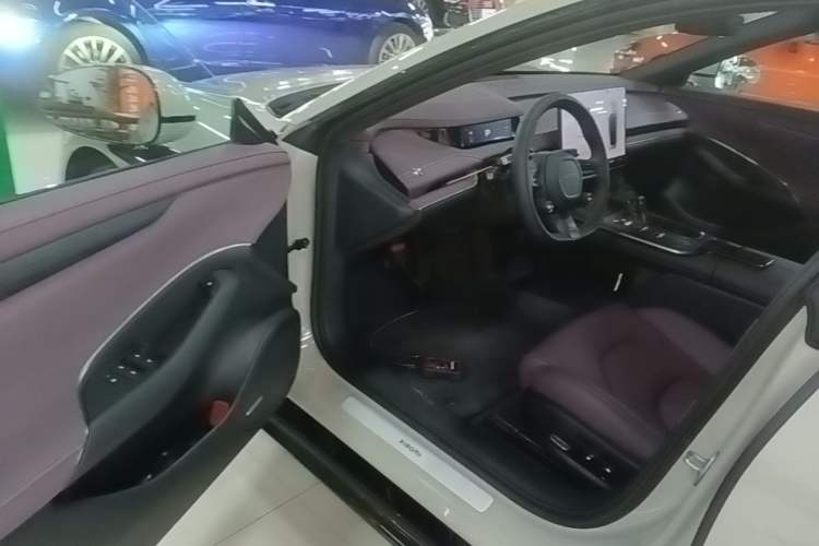Used Xiaomi Auto SU7 2024 Rear-Drive Long-Range Intelligent Driving Version Driver Seat