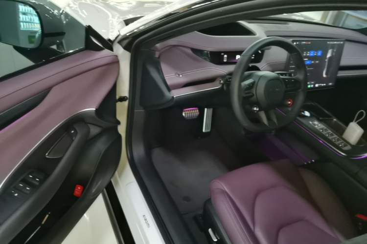 Used Xiaomi Auto SU7 2024 Four-Wheel Drive Ultra-Long Range Advanced Intelligent Driving Max Edition Driver Seat