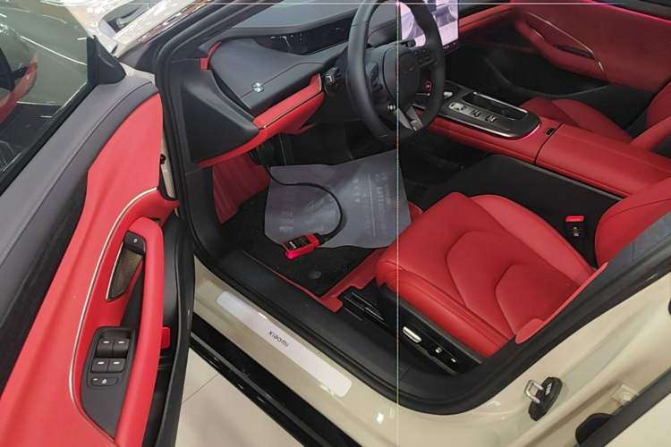 Used Xiaomi Auto SU7 2024 Rear-Drive Long-Range Intelligent Driving Version Driver Seat