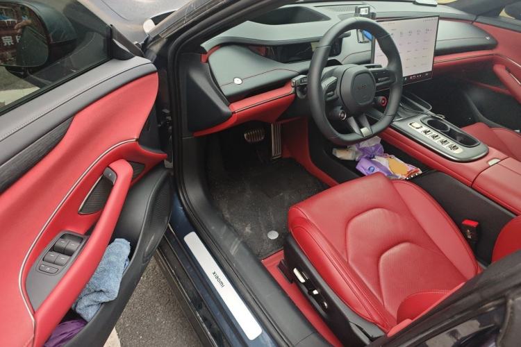 Used Xiaomi Auto SU7 2024 Four-Wheel Drive Ultra-Long Range Advanced Intelligent Driving Max Edition Driver Seat