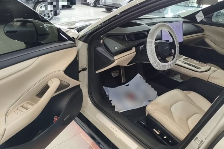 Used Xiaomi Auto SU7 2024 Four-Wheel Drive Ultra-Long Range Advanced Intelligent Driving Max Edition Driver Seat