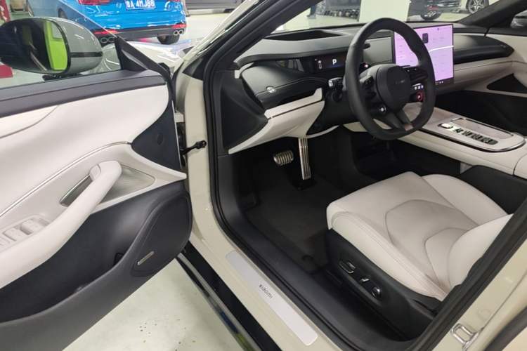 Used Xiaomi Auto SU7 2024 Four-Wheel Drive Ultra-Long Range Advanced Intelligent Driving Max Edition Driver Seat