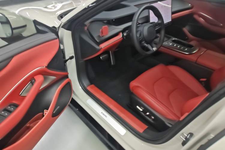 Used Xiaomi Auto SU7 2024 Four-Wheel Drive Ultra-Long Range Advanced Intelligent Driving Max Edition Driver Seat