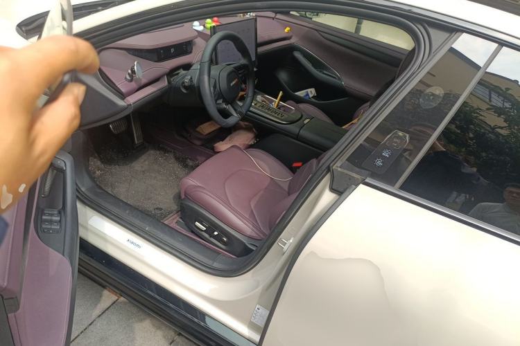 Used Xiaomi Auto SU7 2024 Four-Wheel Drive Ultra-Long Range Advanced Intelligent Driving Max Edition Driver Seat