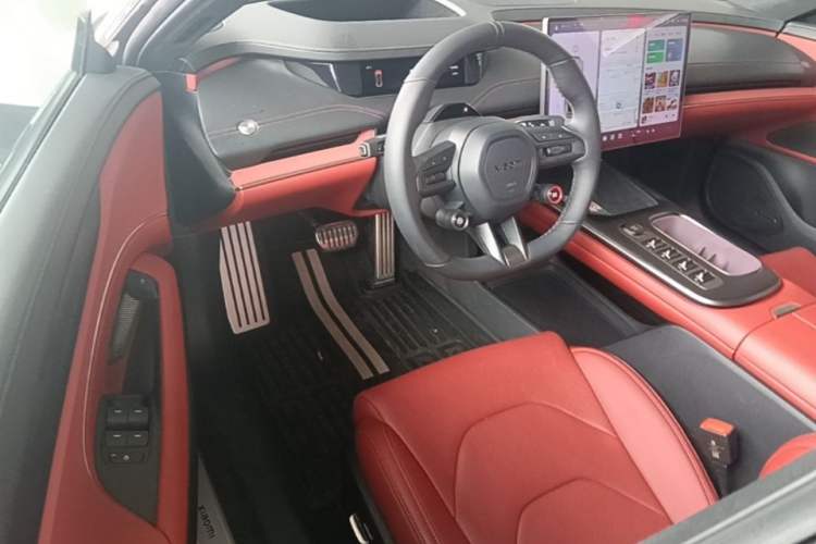 Used Xiaomi Auto SU7 2024 Four-Wheel Drive Ultra-Long Range Advanced Intelligent Driving Max Edition Driver Seat