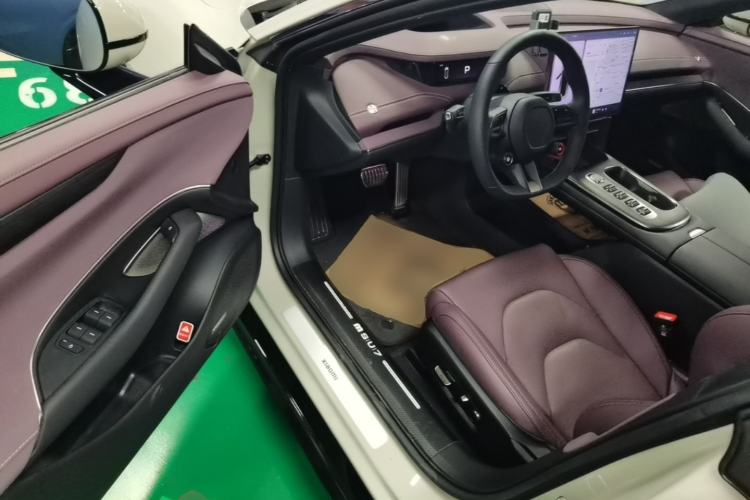 Used Xiaomi Auto SU7 2024 Four-Wheel Drive Ultra-Long Range Advanced Intelligent Driving Max Edition Driver Seat