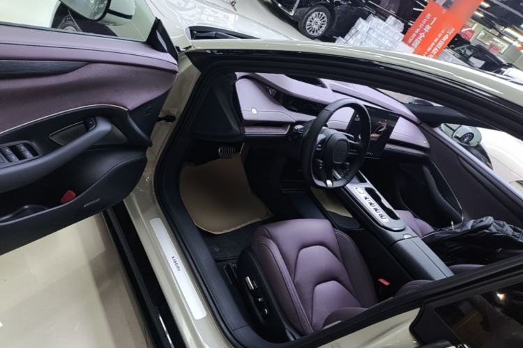 Used Xiaomi Auto SU7 2024 Four-Wheel Drive Ultra-Long Range Advanced Intelligent Driving Max Edition Driver Seat