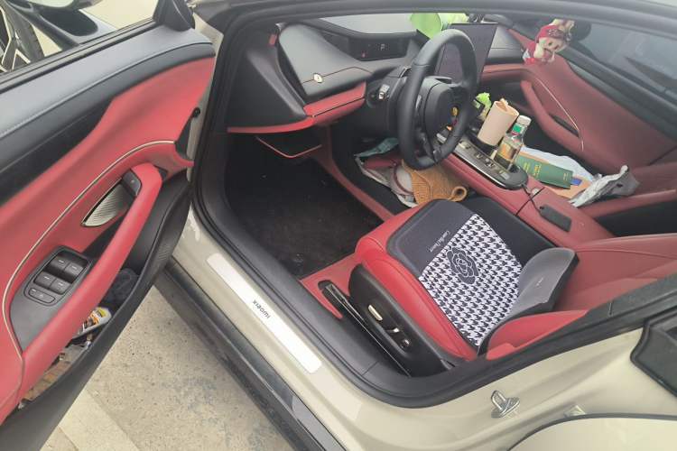 Used Xiaomi Auto SU7 2024 Rear-Drive Long-Range Intelligent Driving Version Driver Seat