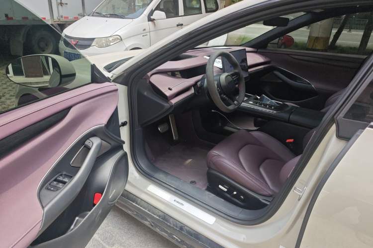 Used Xiaomi Auto SU7 2024 Four-Wheel Drive Ultra-Long Range Advanced Intelligent Driving Max Edition Driver Seat