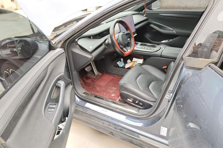 Used Xiaomi Auto SU7 2024 Four-Wheel Drive Ultra-Long Range Advanced Intelligent Driving Max Edition Driver Seat