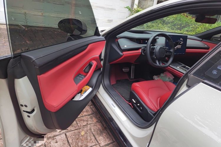 Used Xiaomi Auto SU7 2024 Four-Wheel Drive Ultra-Long Range Advanced Intelligent Driving Max Edition Driver Seat