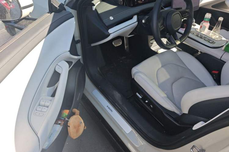 Used Xiaomi Auto SU7 2024 Four-Wheel Drive Ultra-Long Range Advanced Intelligent Driving Max Edition Driver Seat
