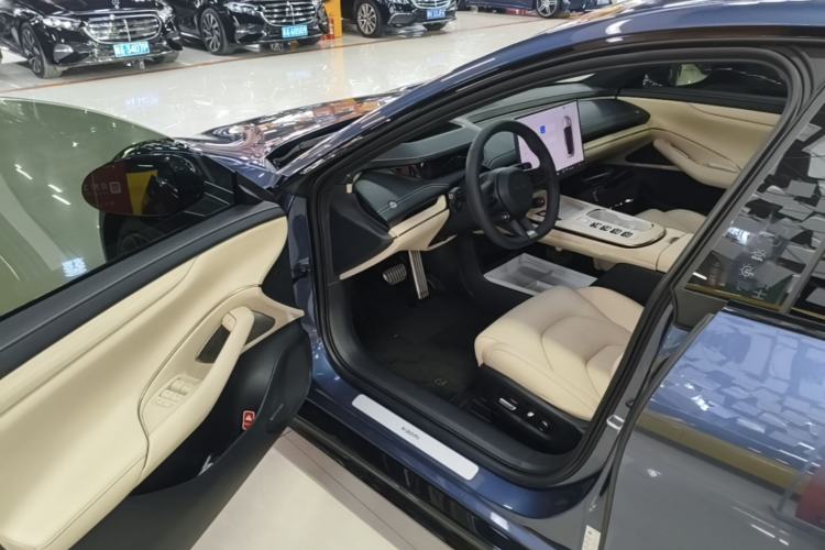 Used Xiaomi Auto SU7 2024 Four-Wheel Drive Ultra-Long Range Advanced Intelligent Driving Max Edition Driver Seat
